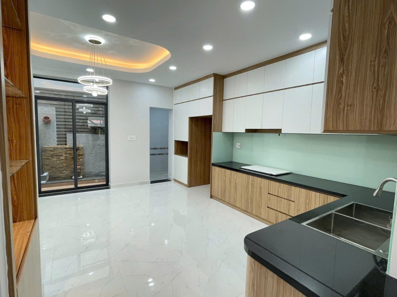 Bán Nhà  Lạc Long Quân - 100m2 - HXH 8m Kinh Doanh -3 tầng mới - Ảnh 1
